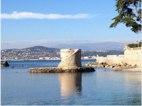 Отель Studios à Golfe juan  Гольф Жюан